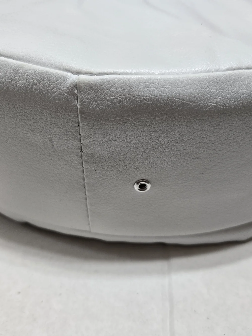 The Unbranded Brand inch white